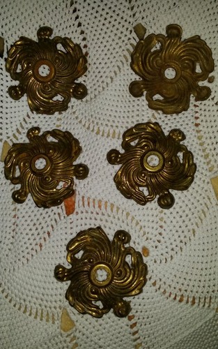 Rosace bronze ou laiton - 1,