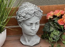 Sculpture en pierre buste