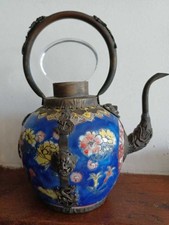 Ancienne théière chinoise porcelaine fleurie et métal ( bouchon cristal