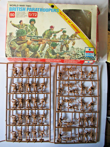 Figurines esci boite 208 - 1/72,