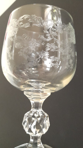 Verres anciens sur pied - sur, à