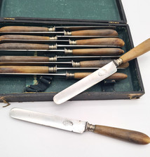 12 couteaux anciens à