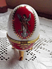 Oeuf en porcelaine "Ange