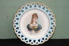 ancienne assiette en porcelaine Portrait de Pauline Bonaparte , Moulle. **