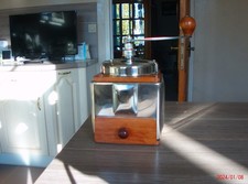 ANCIEN  ET SUPERBE MOULIN A