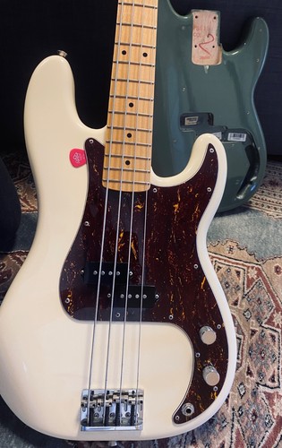 Basse fender precision am2 - fender,