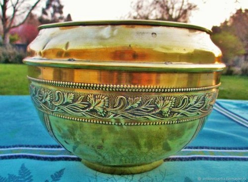 Cache pot pour - , oeillets