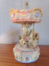 &1 cheval cassé& Boîte à musique NOËL Manège Carousel - RESINE - MERRY CHRISTMAS