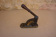 ANCIENNE PRESSE À CACHETER EN