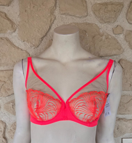 Soutien gorge fuchia taille