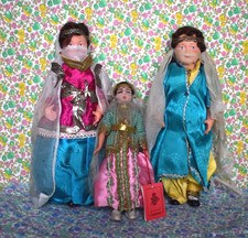 3 poupées folkloriques