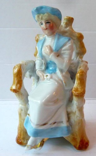 Statuette faience biscuit - en,