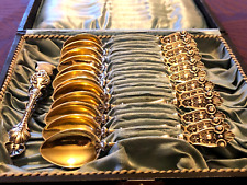 Superbe Service 12 cuillères