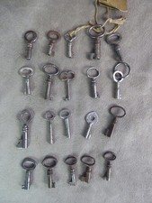 PETITE SERIE DE 20 CLEFS DE