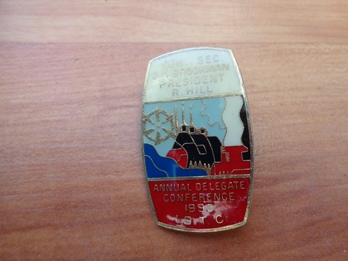 Insigne émaillé vintage istc - Émaillé,