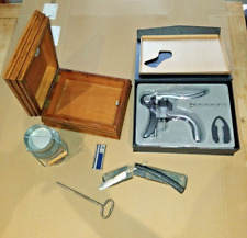 Lot d'objets anciens, brocante, déco (briquet, boite bois, tire bouchons,rasoir)