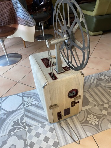 Projecteur 16mm hortson type - type, g