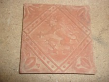 Carreau en terre cuite ,motif lion,style haute époque