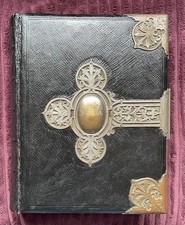 Bel album photo cuir et métal