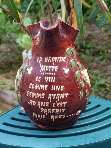 Ancien pichet parlant terre - en,