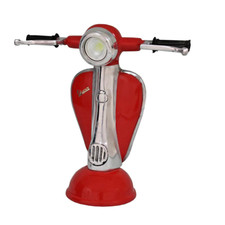 Superbe lampe Vespa rouge a poser,led,métal,hauteur 40cm,poids 2,800kg,neuve