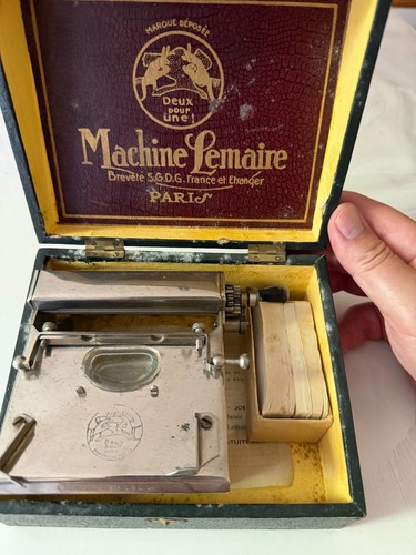 Ancienne rouleuse cigarettes - ancienne,