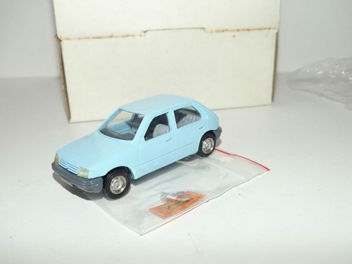 Peugeot 205 portes bleu - 205, 4