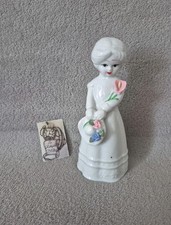 Statue / cloche fille en