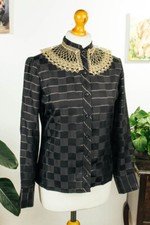 Vente Vintage Blouse 70S Noire Carreaux Or Col En Dentelle Disco Schlager S M