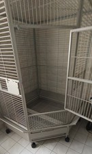 volière D'angle D'intérieur