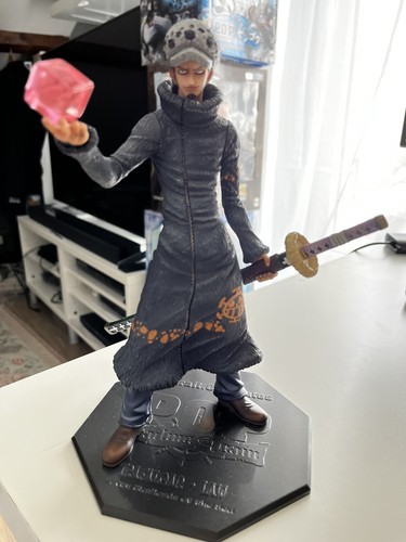 Megahouse portrait pirates - portrait,