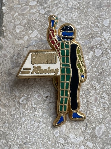 Pin guinard racing pilote - pin’s,