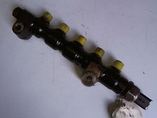 Rampe injection PEUGEOT 406