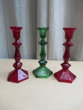 BOUGEOIRS / PORTE BOUGIE en VERRE moulé VERT & ROUGE - hauteur 23,5cm
