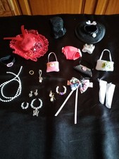 Lot accessoires pour poupée Barbie