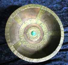 COUPE EN BOIS AVEC DECOR ESTAMPE LAITON ET CABOCHONS SIGNE ALLARD