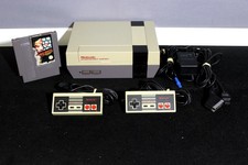 Nintendo NES Pal NESE-001(FRA) complète + Mario Bros + 2 manettes