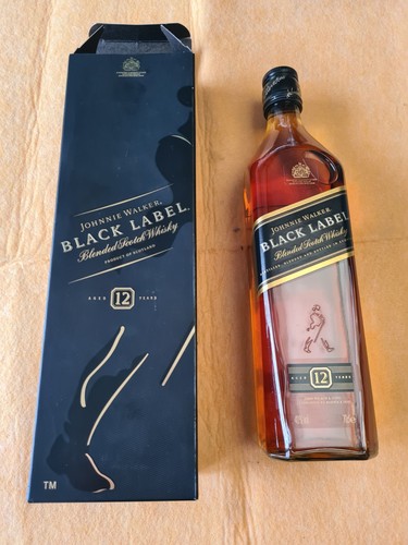 Black label johnnie walker - black,