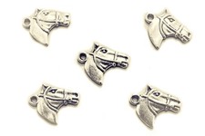 LOT 5 CHARMS/BRELOQUES