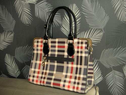 Beau sac main vernis - main,