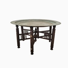 Table basse orientale en bois et plateau en cuivre, début XXème siècle