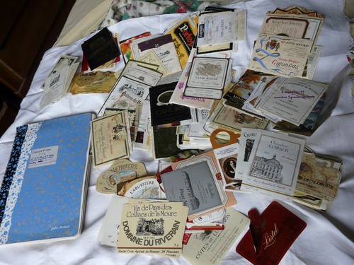 Lot 300 étiquettes vin - , +