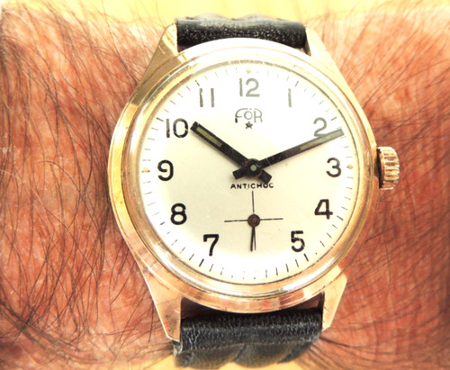 Montre for reparer - montre, a