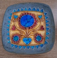 Plat en céramique émaillée