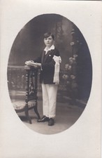 Carte Photo ancienne communiant au prie-dieu La photographie GEORGE a PAIS