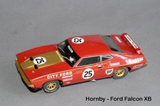 FORD FALCON XB AVEC LUMIERES