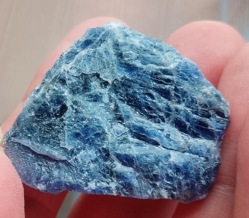 14.3gr 35x28x15mm sodalite de