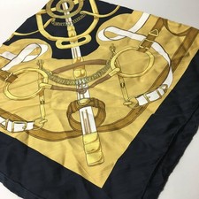 foulard Hermès plissé Carre