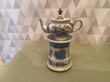 Ancienne tisanière en porcelaine de Paris 
