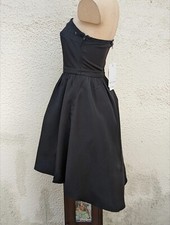 Robe de soirée asymétrique